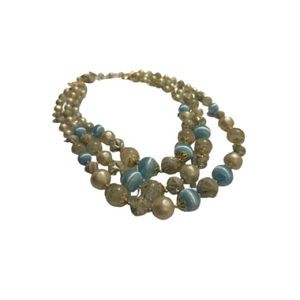 Blue and white pearl necklace